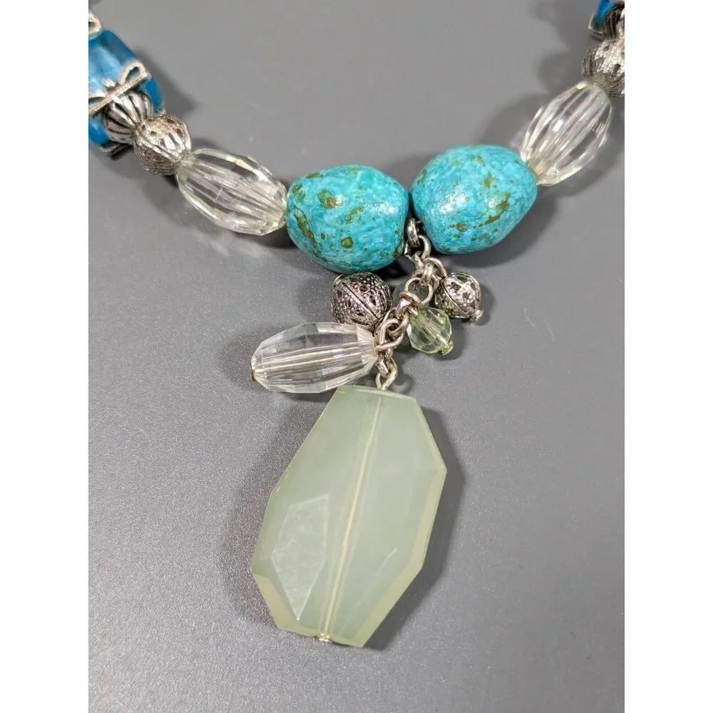 Avon Blue Faux Turquoise Green Glass and Acrylic Bead Necklace Beach Coastal 19